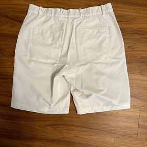 Nike Mens golf shorts 32
